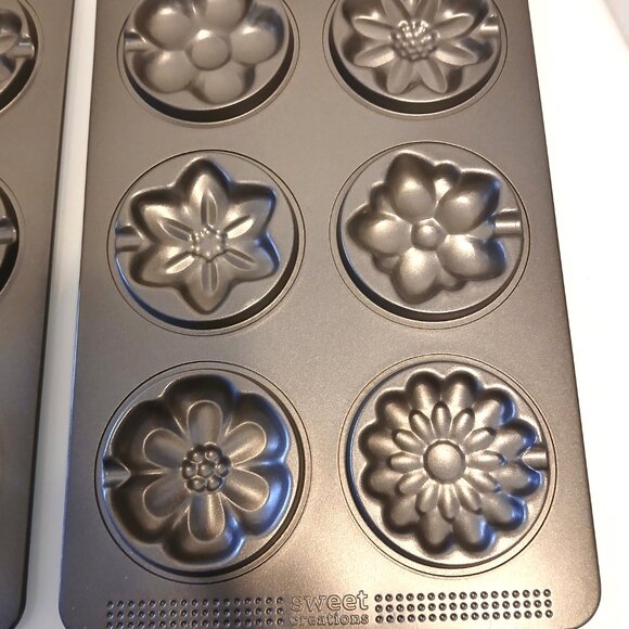 Celebrate It Sweet Creations Flower Cookie Baking Mold Make Cookie Pops Set Of 2 - Picture 2 of 5